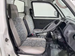 White 1998 Mitsubishi Minicab Truck, 5-Speed Manual, imported kei truck, stock KTD-0751 (photo 8)