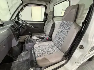 White 1998 Mitsubishi Minicab Truck 4WD kei truck for sale, stock KTD-0753 (photo 9)