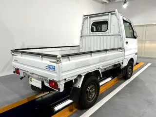 1998 Mitsubishi Minicab Truck — White 4WD Kei Trucks, photo 4 of 25
