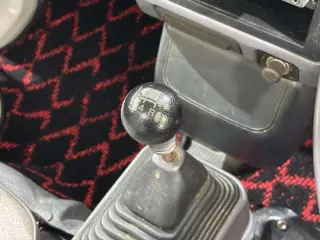 1998 Mitsubishi Minicab Truck — White 4WD Kei Trucks, photo 11 of 25