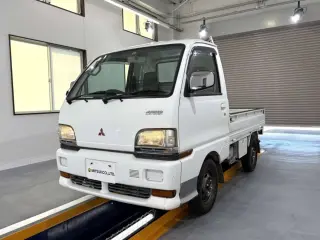 1998 Mitsubishi Minicab Truck — White 4WD Kei Trucks, photo 2 of 25