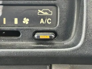 1998 Suzuki Carry Truck — White 4WD Kei Trucks, photo 12 of 27