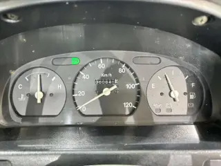 1998 Suzuki Carry Truck — White 4WD Kei Trucks, photo 8 of 27