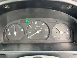 1998 Suzuki Carry Truck — White 4WD Kei Trucks, photo 8 of 27