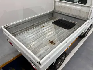White 1998 Suzuki Carry Truck 4WD kei truck for sale, stock KTD-0775 (photo 5)