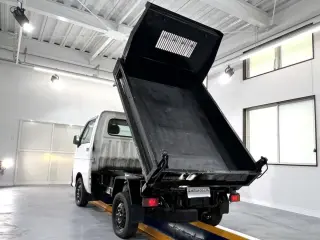 1999 Daihatsu Hijet Dump — White 4WD Kei Trucks, photo 3 of 29