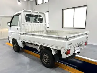 1999 Daihatsu Hijet Truck — White 2WD Kei Trucks, photo 3 of 23