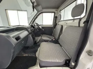 1999 Daihatsu Hijet Truck — White 2WD Kei Trucks, photo 9 of 23