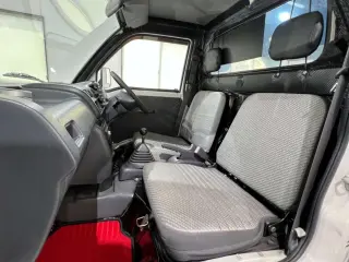 1999 Daihatsu Hijet Truck — Gray 2WD Kei Trucks, photo 9 of 26