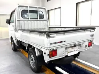 1999 Daihatsu Hijet Truck — White 2WD Kei Trucks, photo 3 of 26