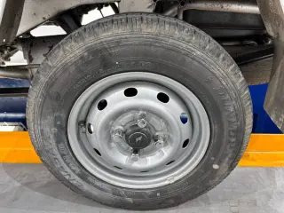 1999 Daihatsu Hijet Truck — White 2WD Kei Trucks, photo 16 of 26
