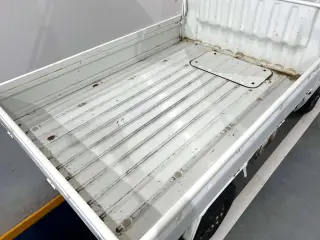 1999 Daihatsu Hijet Truck — White 2WD Kei Trucks, photo 5 of 23