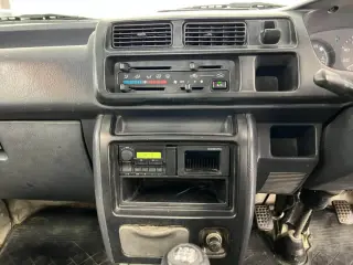 1999 Daihatsu Hijet Truck — White 2WD Kei Trucks, photo 11 of 23