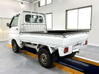 1999 Daihatsu Hijet Truck — White 2WD Kei Trucks, photo 3 of 24