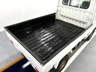 1999 Daihatsu Hijet Truck — White 2WD Kei Trucks, photo 5 of 24
