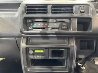 1999 Daihatsu Hijet Truck — White 4WD Kei Trucks, photo 10 of 23