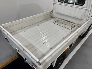 1999 Daihatsu Hijet Truck — White 4WD Kei Trucks, photo 5 of 23