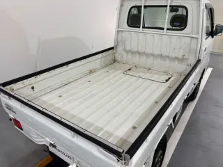 1999 Daihatsu Hijet Truck — White 4WD Kei Trucks, photo 5 of 28