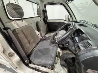 1999 Daihatsu Hijet Truck — White 4WD Kei Trucks, photo 9 of 25