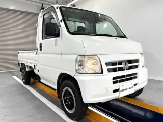 1999 Honda Acty Truck — White 4WD Kei Trucks, photo 1 of 26