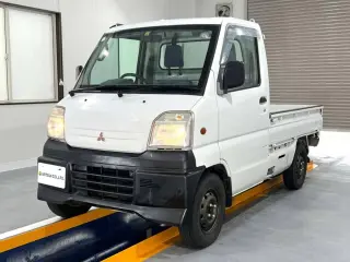 1999 Mitsubishi Minicab Truck — White 4WD Kei Trucks, photo 2 of 22