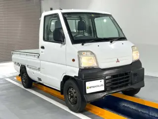 1999 Mitsubishi Minicab Truck — White 4WD Kei Trucks, photo 1 of 22