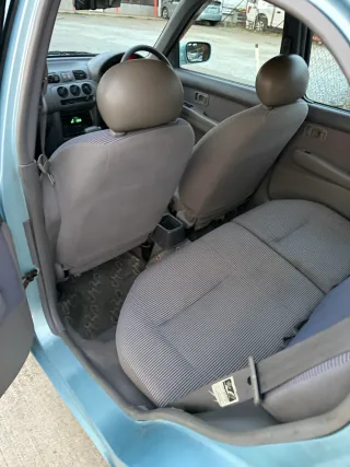 2000 Nissan March BOX — photo 8 of 14