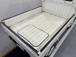 1999 Subaru Sambar Truck — White 4WD Kei Trucks, photo 5 of 28