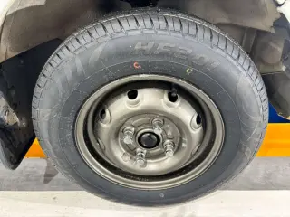 1999 Suzuki Carry Truck — White 2WD Kei Trucks, photo 14 of 25