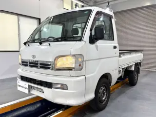 White 2000 Daihatsu Hijet Truck, 82,100 miles, EF 660 cc, stock KTD-0826 (photo 2)