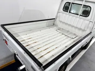 White 2000 Daihatsu Hijet Truck 2WD kei truck for sale, stock KTD-0828 (photo 5)