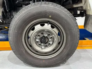 White 2000 Honda Acty Truck 2WD kei truck for sale, stock KTD-0833 (photo 17)