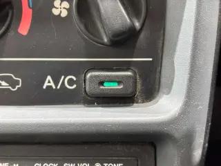 2000 Honda Acty Truck — White 4WD Kei Trucks, photo 13 of 27