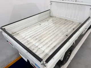 White 2000 Mitsubishi Minicab Truck 4WD kei truck for sale, stock KTD-0847 (photo 5)