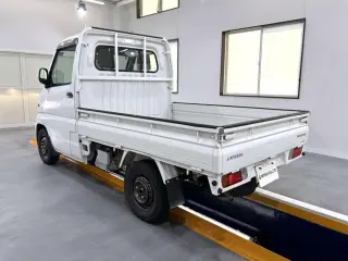 2000 Mitsubishi Minicab Truck — Beige 4WD Kei Trucks, photo 3 of 24