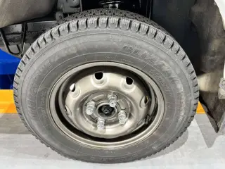 2000 Subaru Sambar Truck — White 4WD Kei Trucks, photo 18 of 26