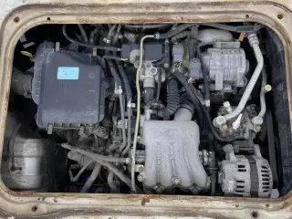 2000 Subaru Sambar Truck — White 4WD Kei Trucks, photo 7 of 29