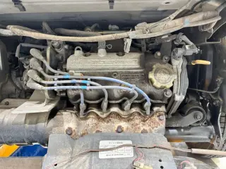 2000 Subaru Sambar Truck — White 4WD Kei Trucks, photo 7 of 27