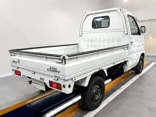 2000 Suzuki Carry Truck — White 4WD Kei Trucks, photo 4 of 25