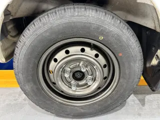 2000 Suzuki Carry Truck — White 4WD Kei Trucks, photo 17 of 25
