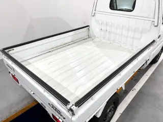 2000 Suzuki Carry Truck — White 4WD Kei Trucks, photo 5 of 25