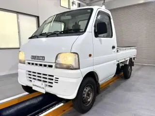 2000 Suzuki Carry Truck — White 4WD Kei Trucks, photo 2 of 25