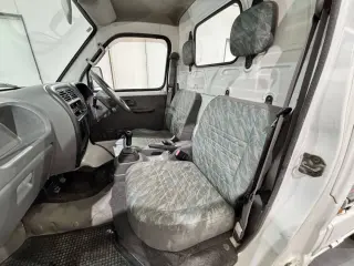 2000 Suzuki Carry Truck — White 4WD Kei Trucks, photo 9 of 24