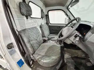 2000 Suzuki Carry Truck — White 4WD Kei Trucks, photo 8 of 24