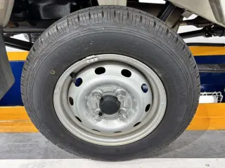 2001 Daihatsu Hijet Truck — White 2WD Kei Trucks, photo 14 of 24