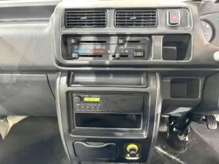 2001 Daihatsu Hijet Truck — White 2WD Kei Trucks, photo 10 of 24