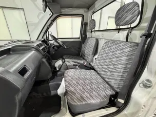2001 Daihatsu Hijet Truck — White 2WD Kei Trucks, photo 9 of 24