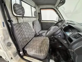 2001 Daihatsu Hijet Truck — White 4WD Kei Trucks, photo 8 of 25