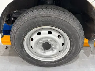 2001 Daihatsu Hijet Truck — White 4WD Kei Trucks, photo 17 of 25