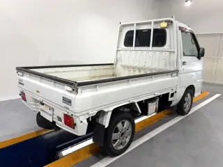 White 2001 Daihatsu Hijet Truck, 5-Speed Manual, imported kei truck, stock KTD-0866 (photo 4)
